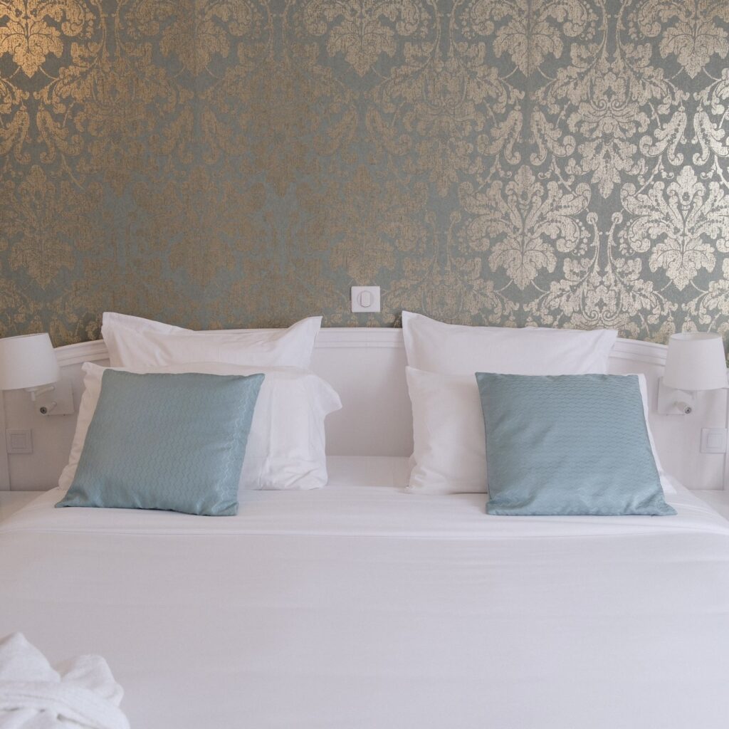 1b436688-0bc4-43c3-8a3e-0933290cedcb 2